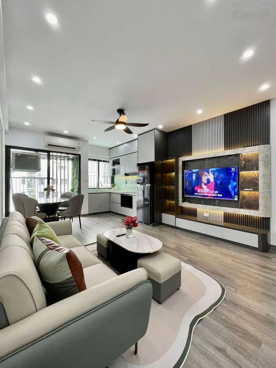 Hàng hiếm tại KĐT Linh Đàm: Bán căn hộ 3 PN, nội thất cao cấp nhận nhà ở ngay LH 0965 289 ***