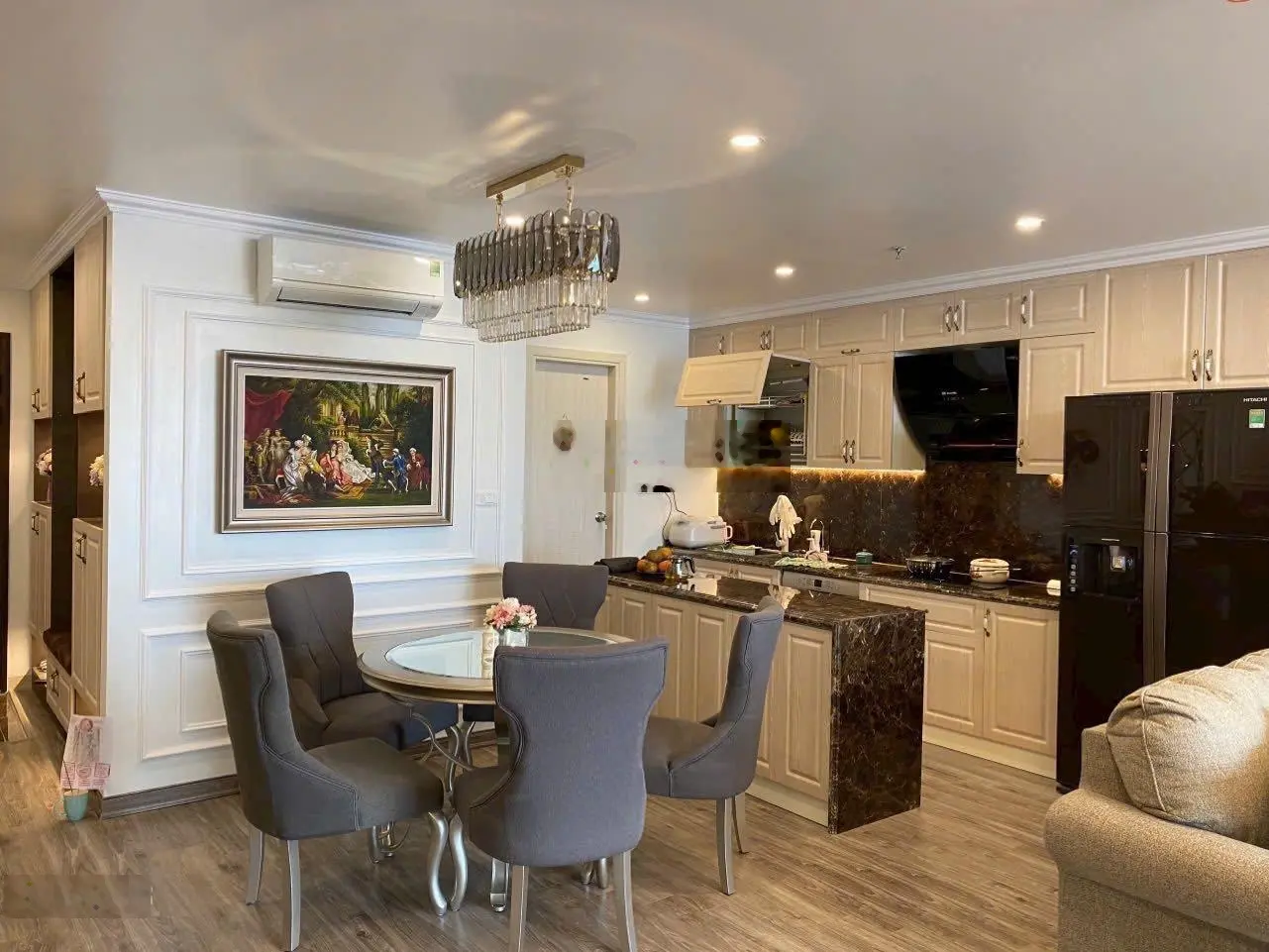 Chính chủ bán căn 70m2 CC Roman Plaza, 2N2W sẵn sổ full nội thất. Giá bán nhanh 4,5 tỷ