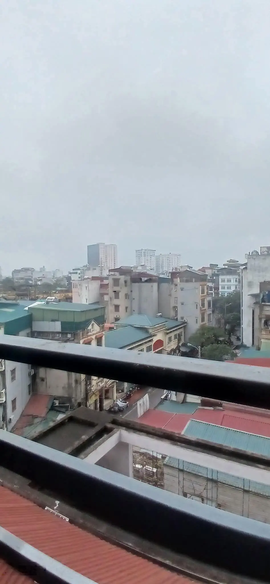 Bán gấp nhà mặt phố, trung tâm quận Hai Bà Trưng, dân xây kiên cố, thang máy, kinh doanh sầm uất