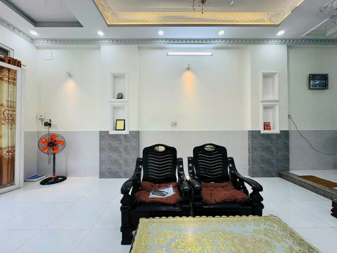 Nhà đẹp 5,5x15m giá hời ngay trung tâm Nhà Bè - Chính chủ cần bán gấp