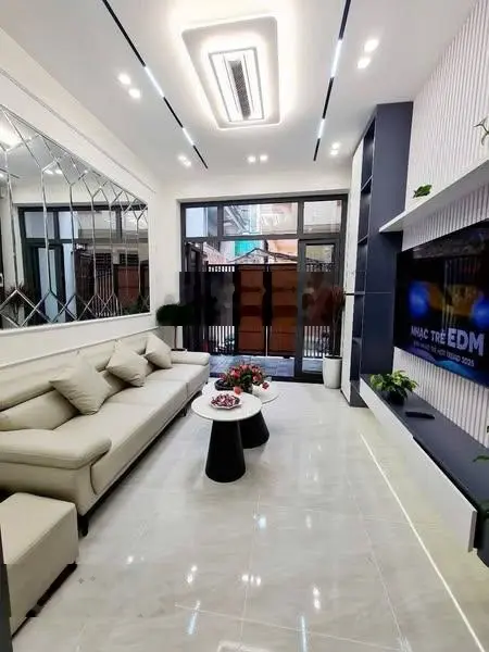 Đội Cấn Ba Đình nhà mới gần phố - vào ở ngay nội thất nhập khẩu 40m2 4 tầng 9,6 tỷ