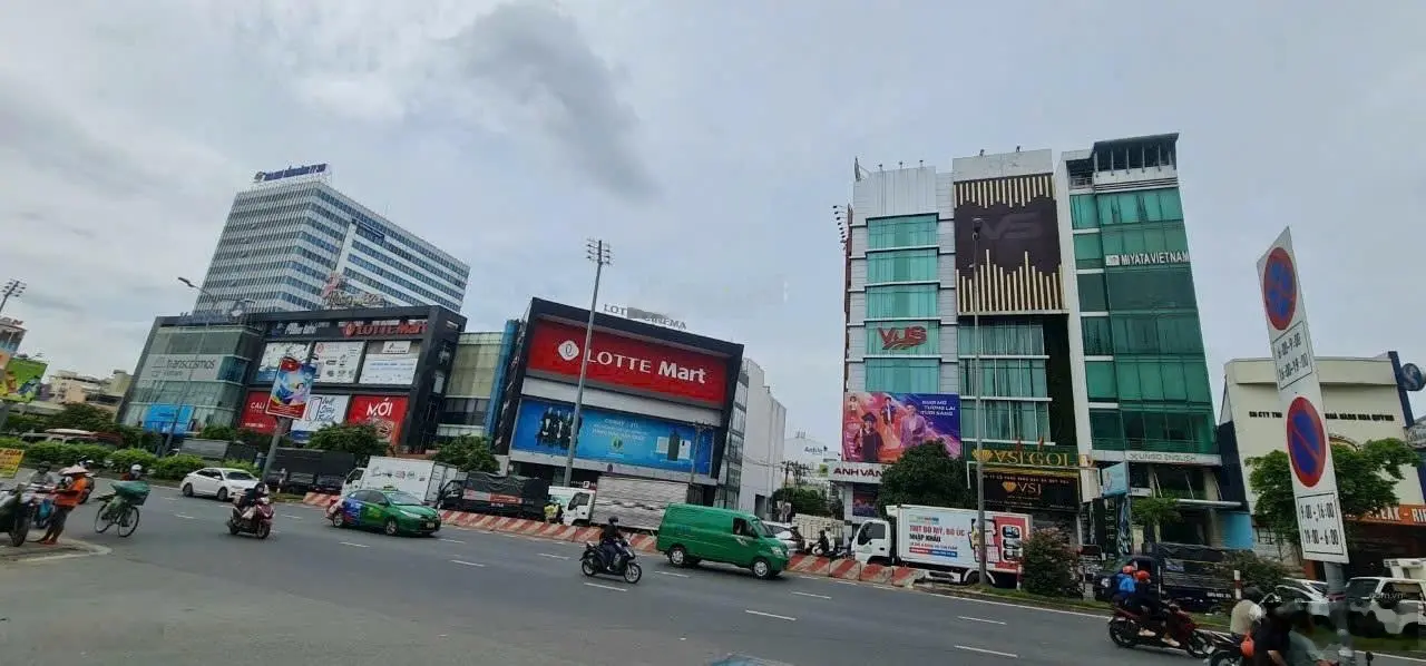 Tòa nhà mặt tiền Nguyễn Văn Trỗi - DT 8x40m, 280m2 - 7 tầng - HĐT 200 triệu - giá 63 tỷ