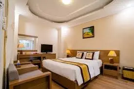 Bán khách sạn 3* Trần Duy Hưng 150m2, 8 tầng, mặt tiền 6m, giá 65 tỷ 0916 361 ***