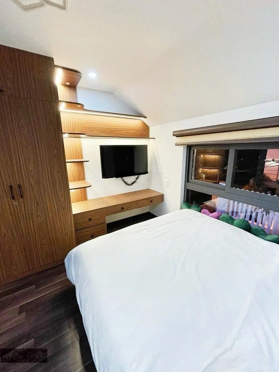 Villa mini góc 2 mặt tiền Trần Hưng Đạo 108m2, ngang 9m, 3 tầng cách Hồ Xuân Hương chỉ 500m