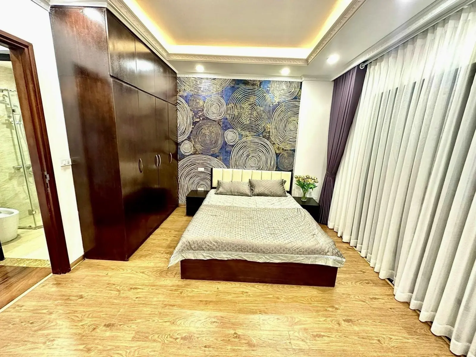 Cần Bán nhà Phố Pháo Đài Láng 45m 5 Tầng MT 4m chỉ 11,5 tỷ Full nội thất 20m ô tô.