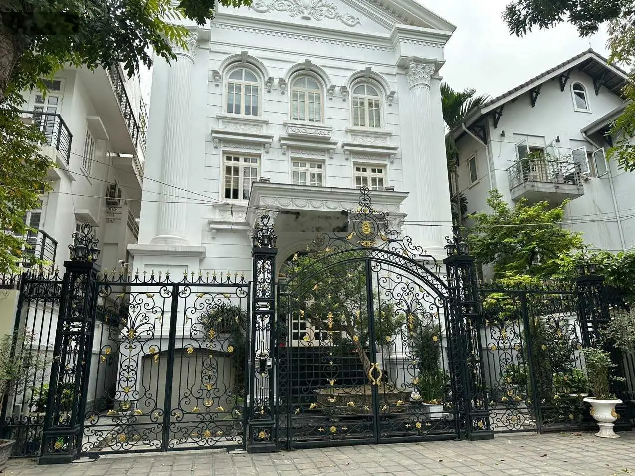 Bán biệt thự chính chủ KĐT Linh Đàm, 4T lô góc hơn 4x tỷ, vị trí kinh doanh LH 0915 831 ***