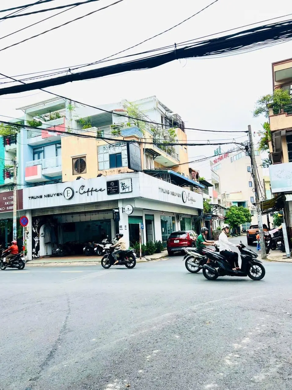 Mặt tiền Vườn Lài, 8x18m, nhà đúc 3 tấm: Giá 27.5 tỷ TL
