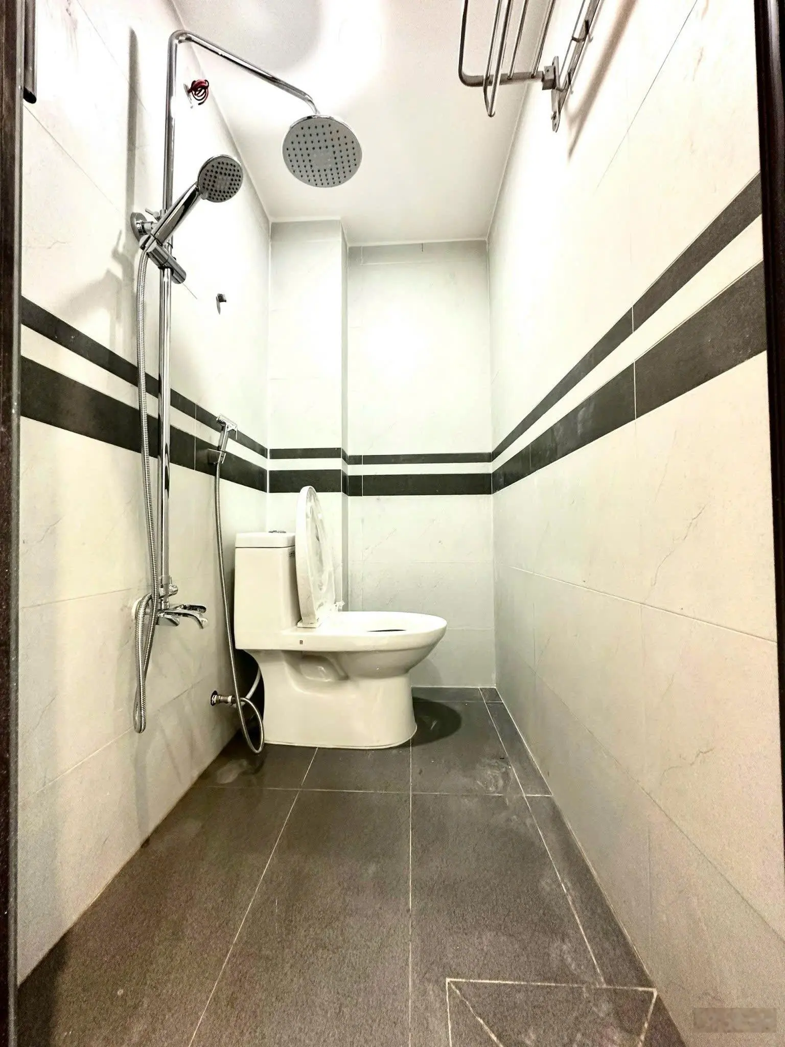 Bán gấp nhà đường Nguyễn Đình Chiểu, PN.Giá 6tỷ8/44m2.Gần trung tâm, trường học.liên hệ:0936 436 ***