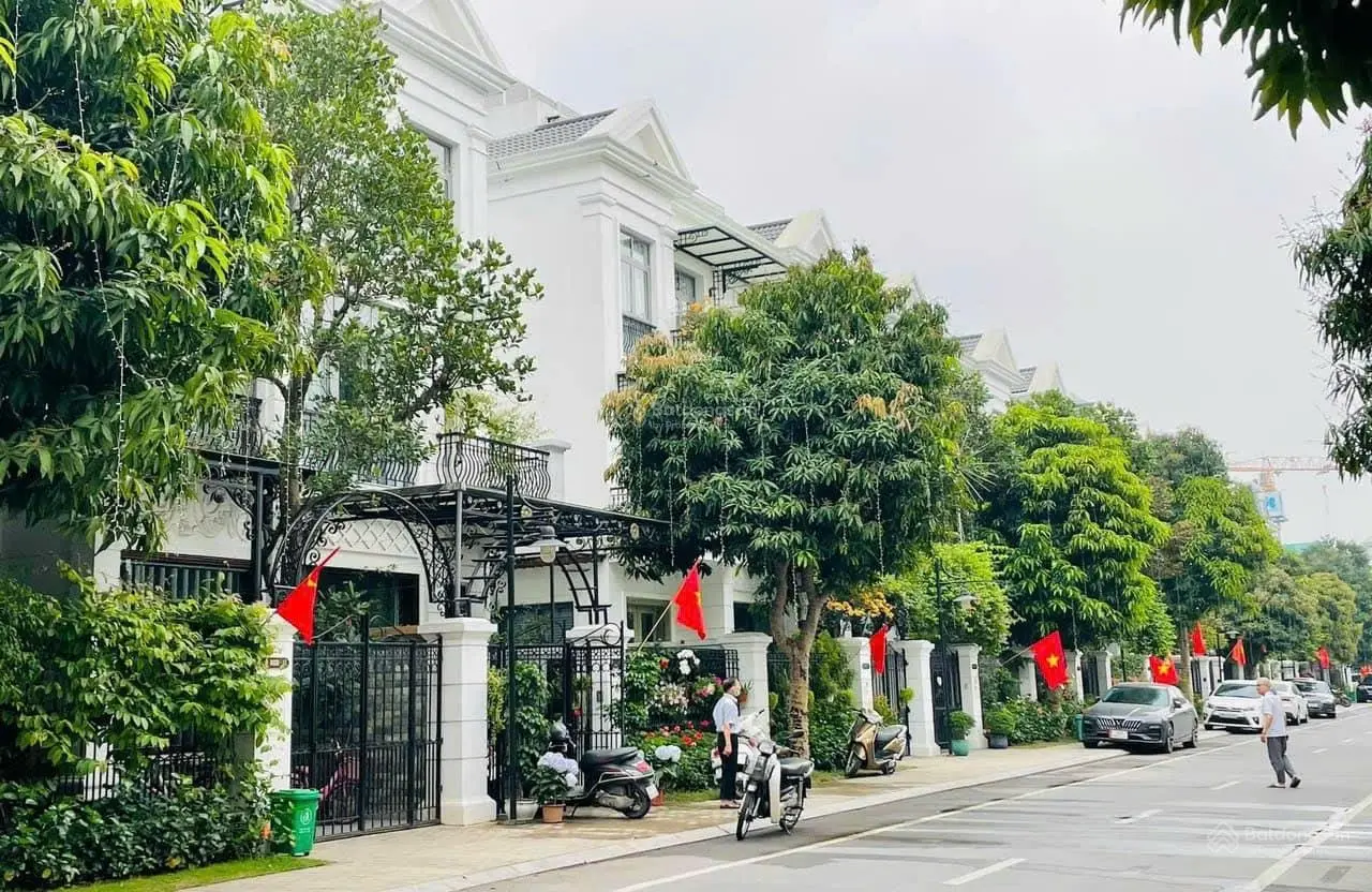 Bán liền kề bên Hồ Vinhomes the Harmony giá 2x tỷ