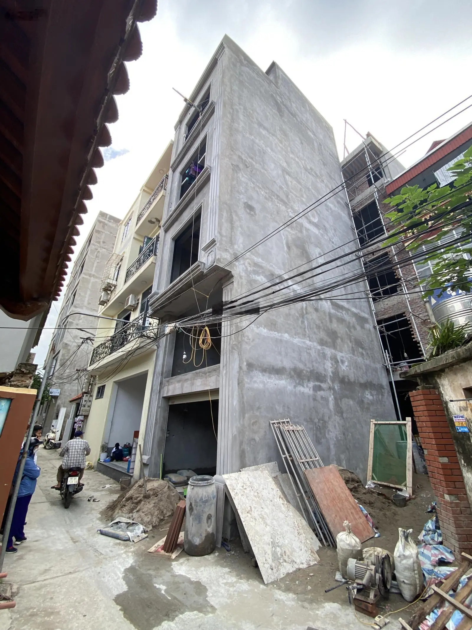 Bán nhà riêng 30m2, 4PN, 5WC, giá ưu đãi có thương lượng tại Hoài Đức, đang hoàn thiện