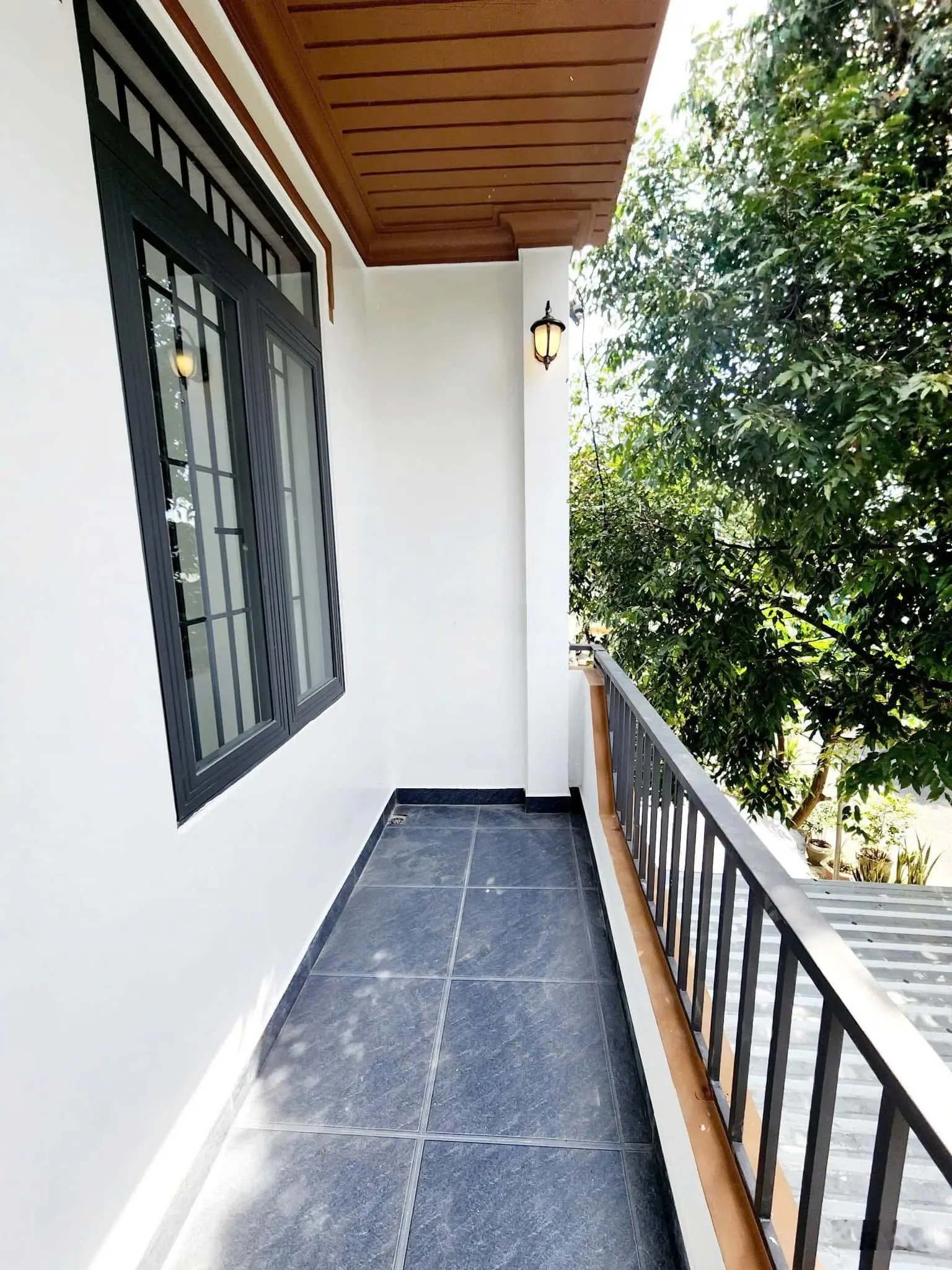 Nhà tái định cư Đất lành Vĩnh Thái đường rộng 16m nhà mới giá bán 3ty390 lh:0905.211.155