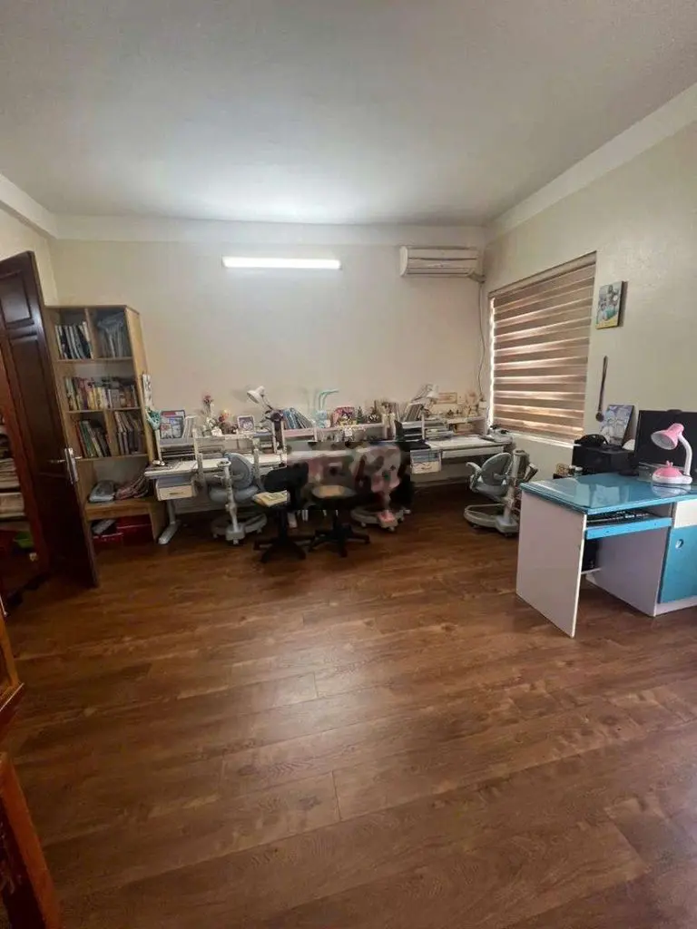 Bán Gấp nhà siêu hiếm Trần Bình 41m2 x 6 mặt tiền 5m mới ngõ oto
