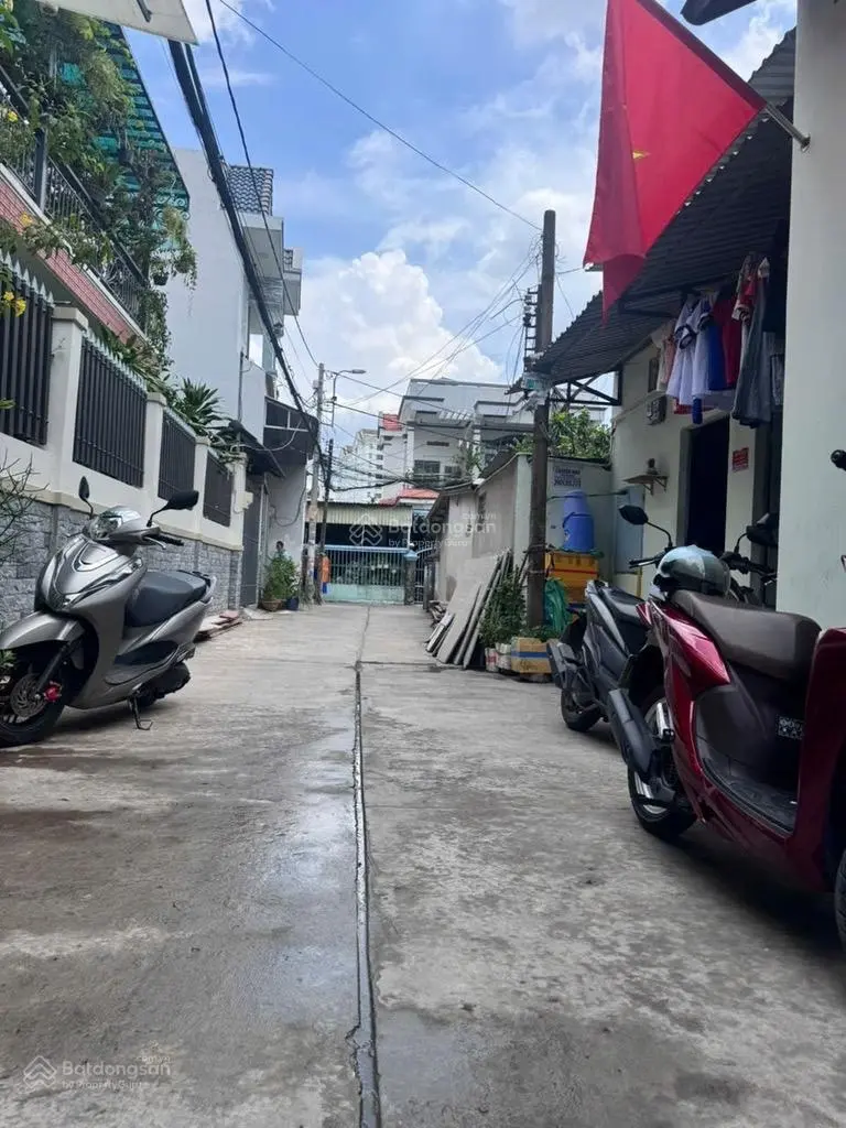 Chỉ 2,9 tỷ có ngay nhà -3 tầng -hẻm ôtô-3pn - sát chợ lê đình cẩn -thông tỉnh lộ 10 -khu tên lửa-bì