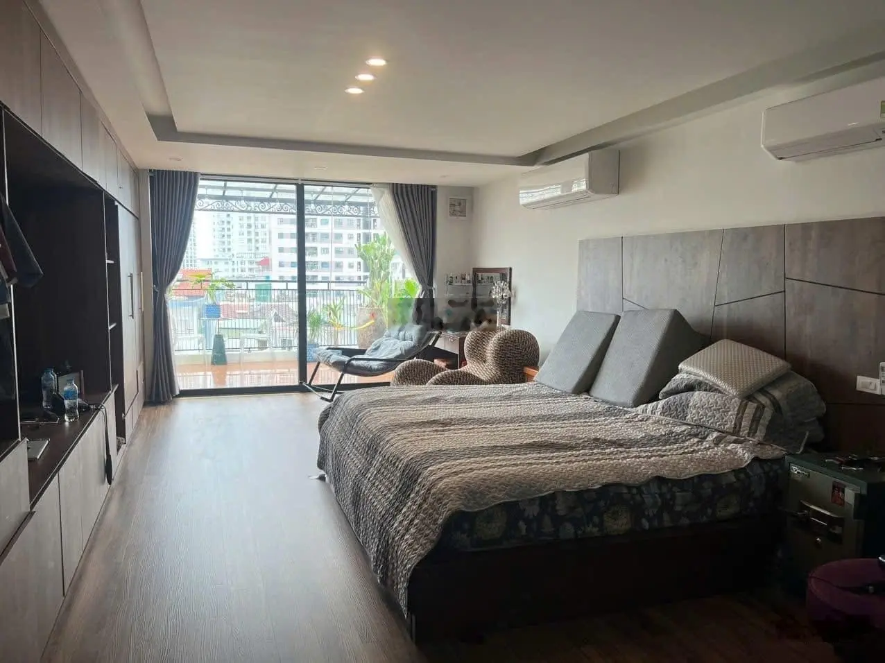 Hot! Giáp Hồ Tây - Lạc Long Quân 100m2 - 6T thang máy - gara ô tô - kinh doanh - nhà mới. Giá 22tỷ