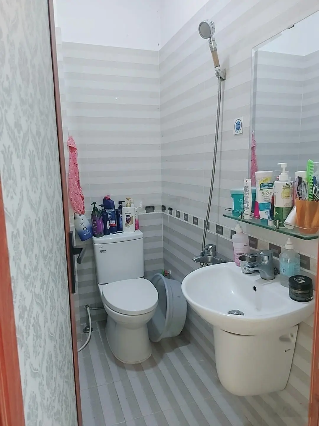 Gấp bán nhà Lê Trọng Tấn - hẻm ôtô quay đầu - 35m2 - nhà đẹp - không lỗi PT - KLG - chỉ 5.2 tỷ TL