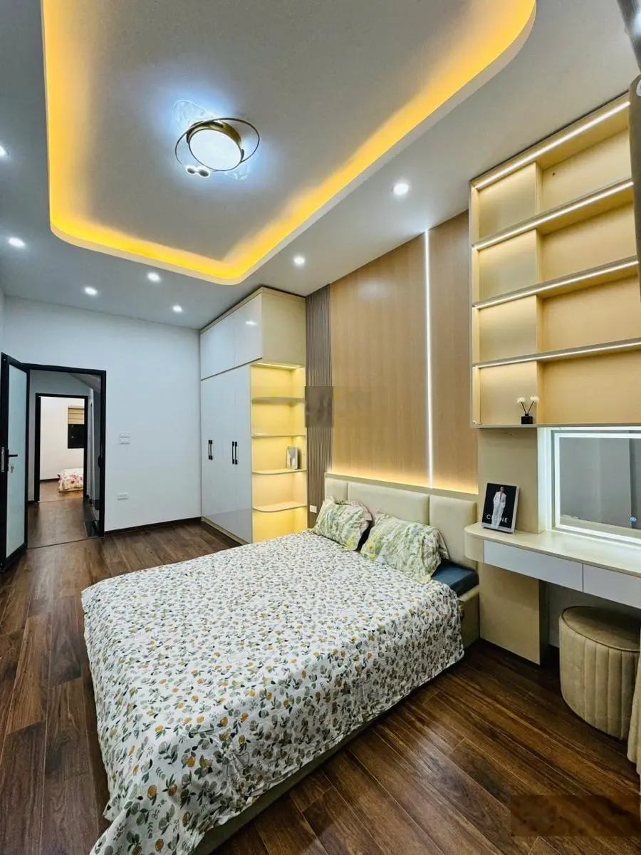 Hiếm - Nguyên Hồng - 45m2 nhà đẹp 4 tầng - ngõ ba gác cách ô tô to 30m gần phố - 2 thoáng 9.25tỷ