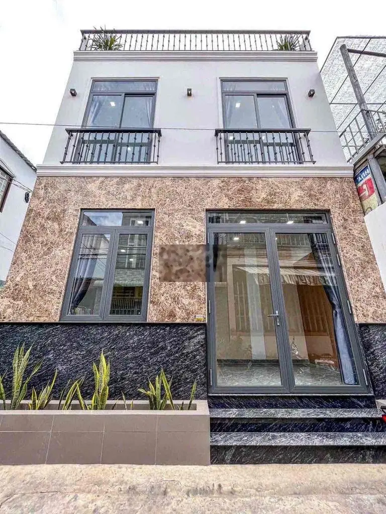 Bán gấp nhà lầu + sân thượng hẻm 3 lê hồng phong