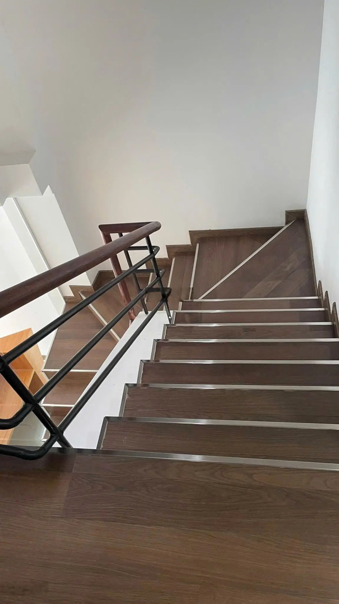 Mặt tiền ngang 5m, đường Hoa Lan ngay vòng xoay Phan Xích Long - 4 tầng, giá 18 tỷ