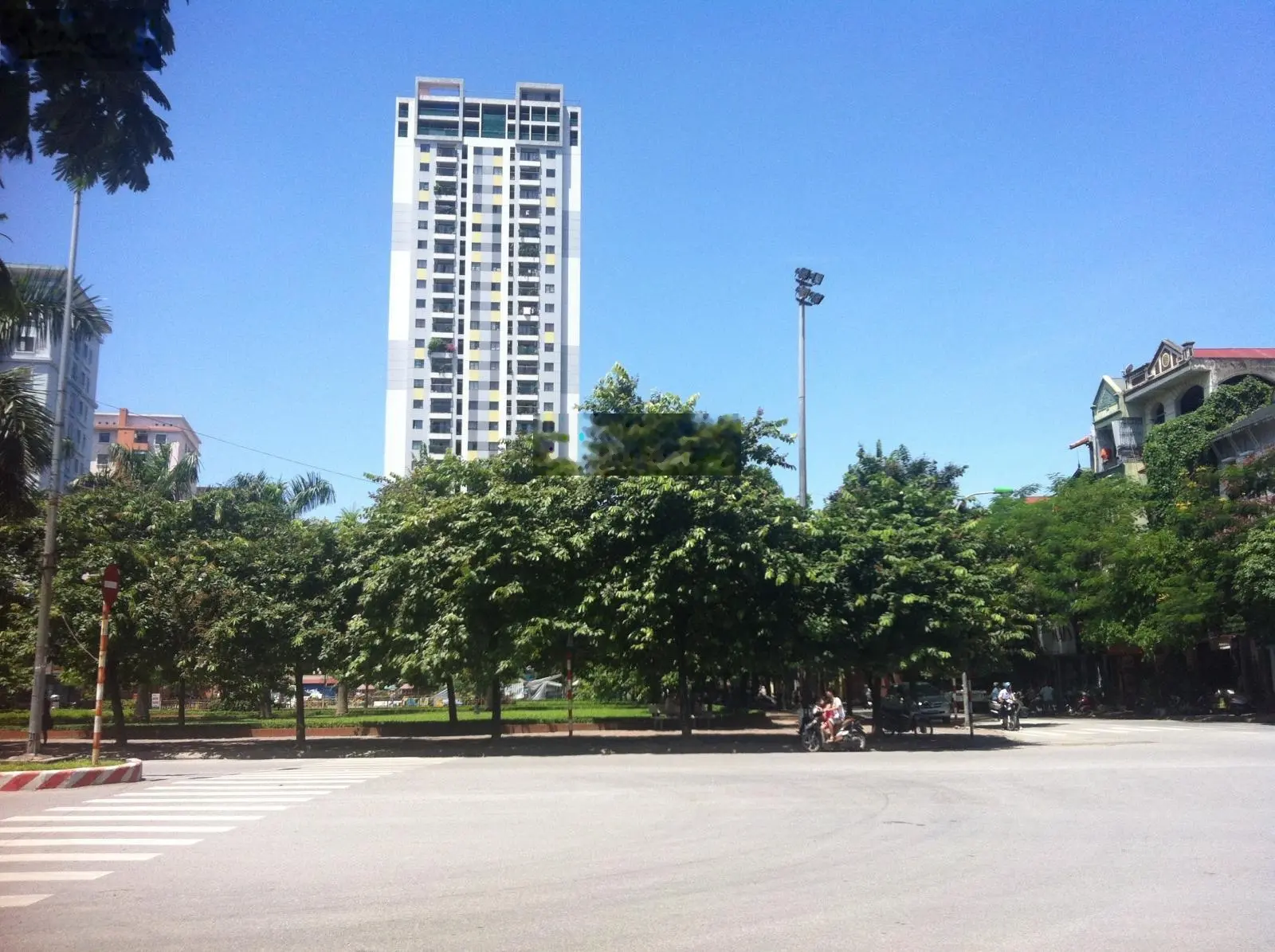 Bán liền kề Văn Quán, mặt đường Nguyễn Sơn Hà thông ra Phùng Hưng, 100m2*5T, chuẩn 20 tỷ 0903 491 ***