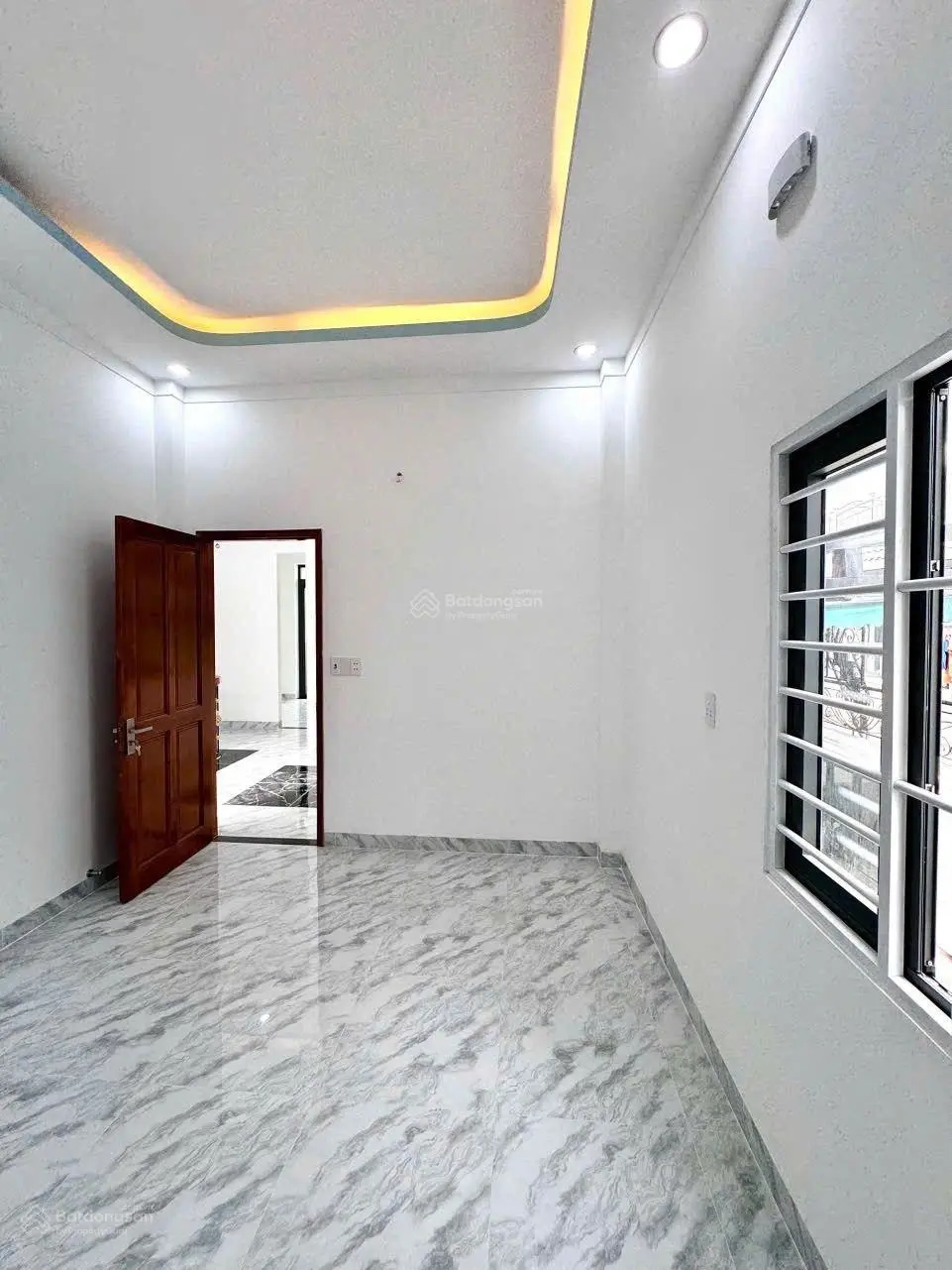 Bán nhà mới lầu mới xây hoàn công