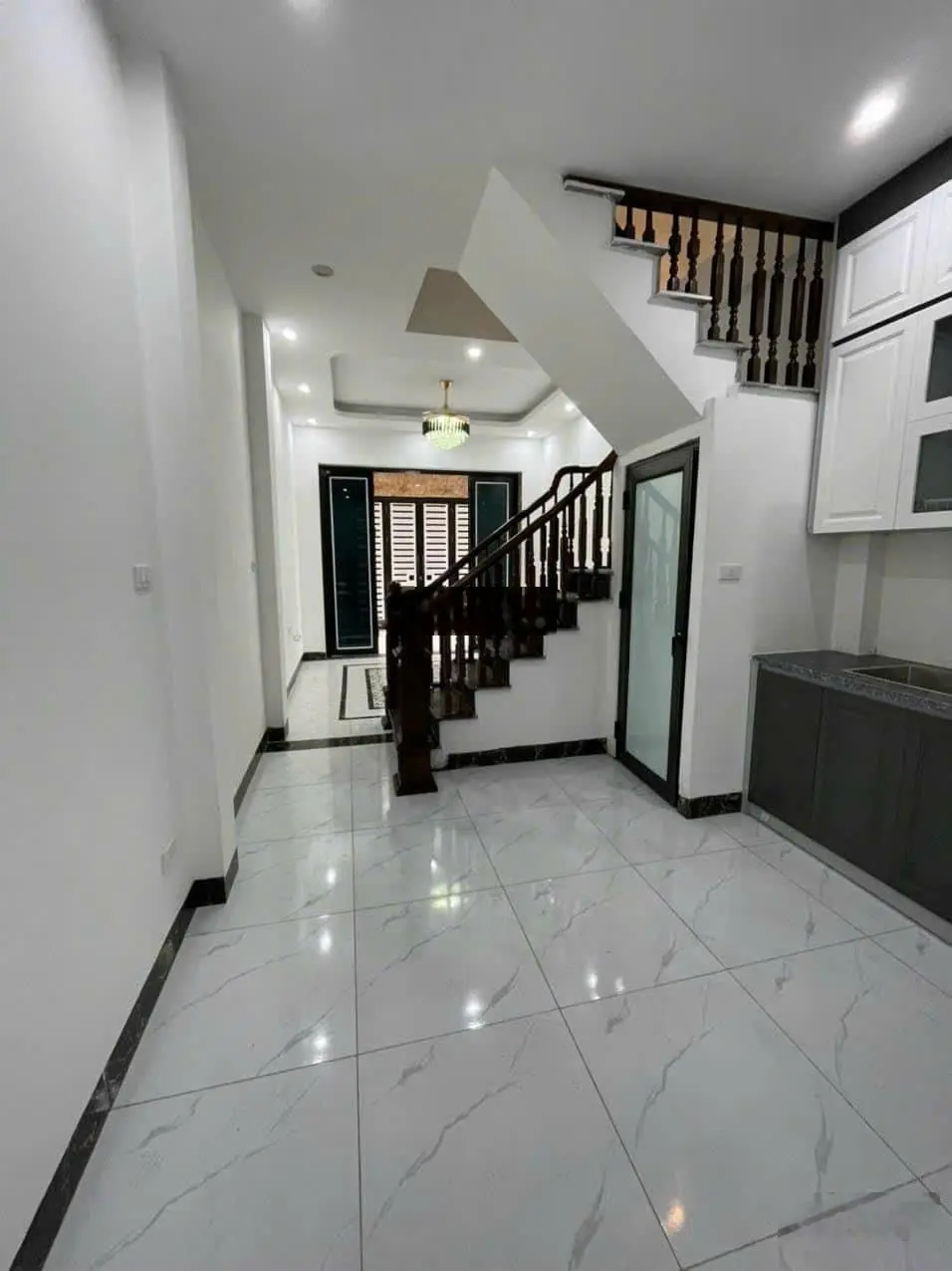 Chỉ 2 tỷ có ngay nhà mới 3T*32m2, ngõ rộng ô tô đỗ cửa. Gần chợ, trường, cách trung tâm Hà Đông 5km