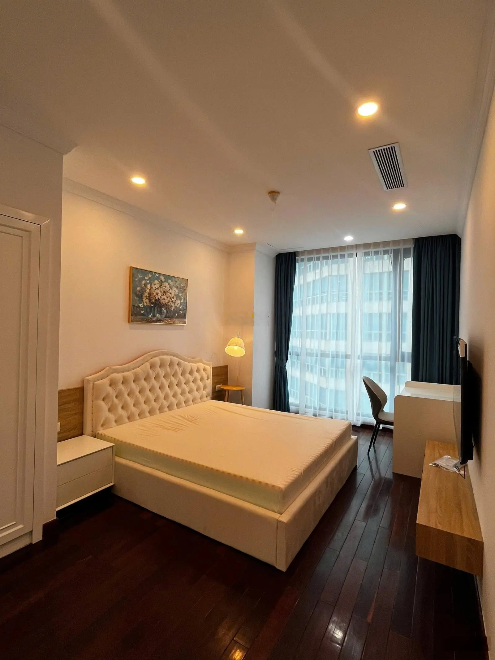 Bán căn hộ 1 phòng ngủ Vincom Bà Triệu