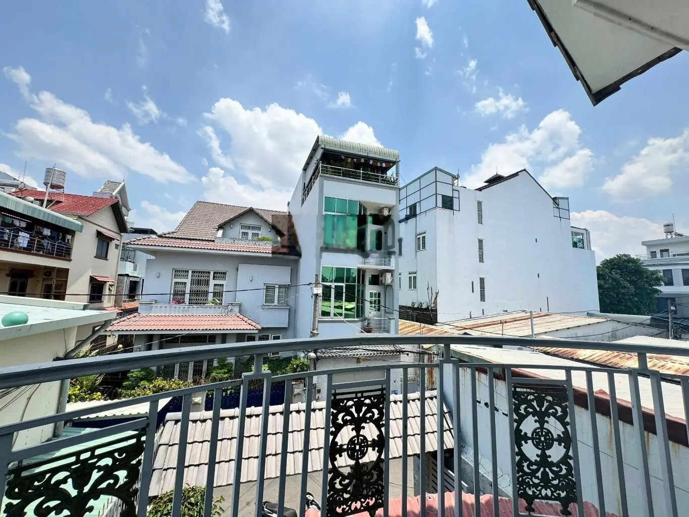 Nhà bán TT Linh Trung, sát Hoàng Diệu 2, Vincom, DT: 132m2(6x22m), giá 11 tỷ, Hẻm xe tải, sân oto