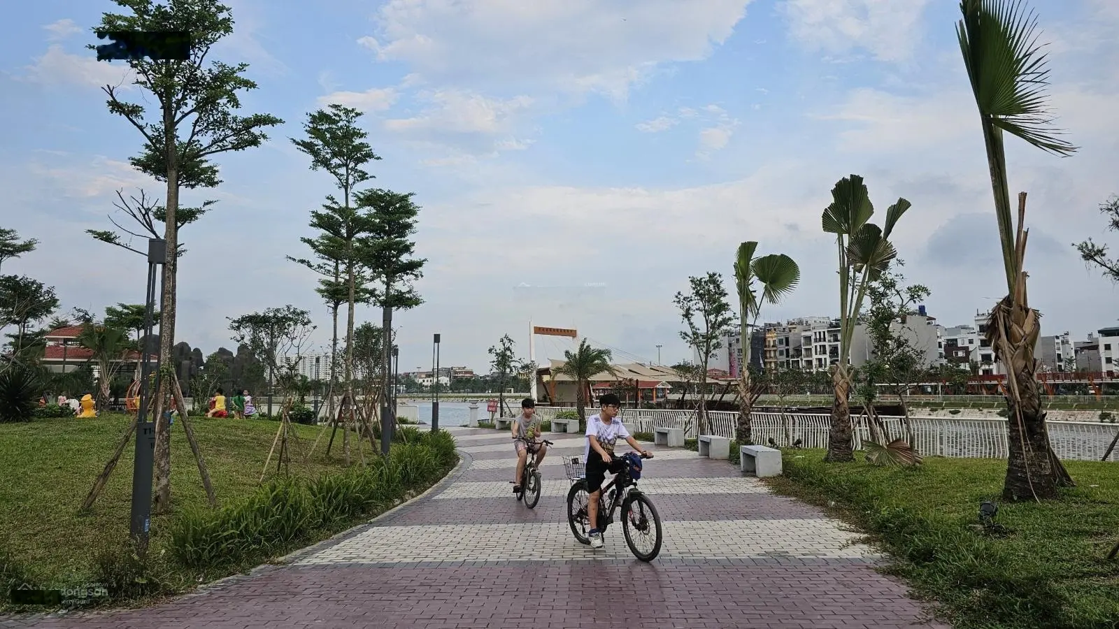Căn hộ Khai Sơn city chỉ mất 15 phút để đi vào Hoàn Kiếm, Tây Hồ