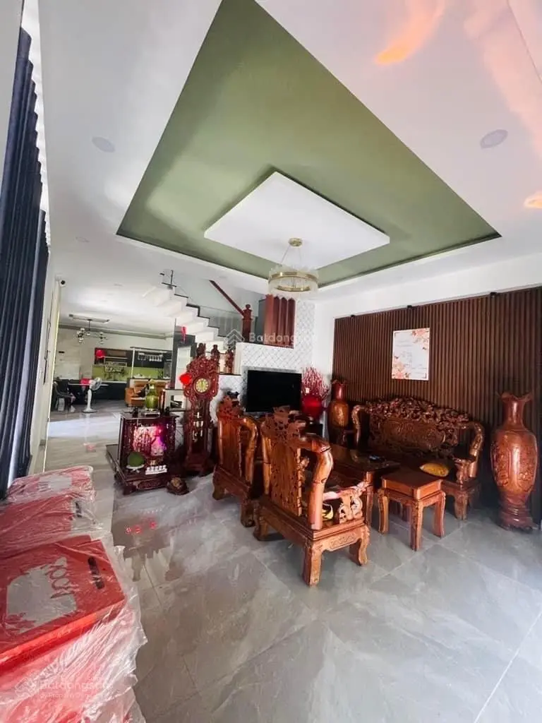 Biệt thự lô góc 4 tầng mới có thang máy khu vip Tên Lửa - ngang 5m, SD 144m2 - vị trí cực đẹp