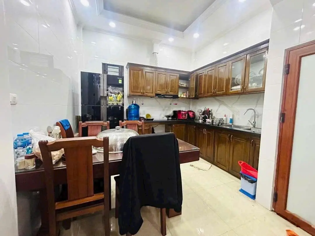 Bán nhà Phố Vọng. Diện tích: 48m2, 4 tầng, MT: 4m. Giá 9.4 tỷ Hai Bà Trưng. LH: 0985 731 ***