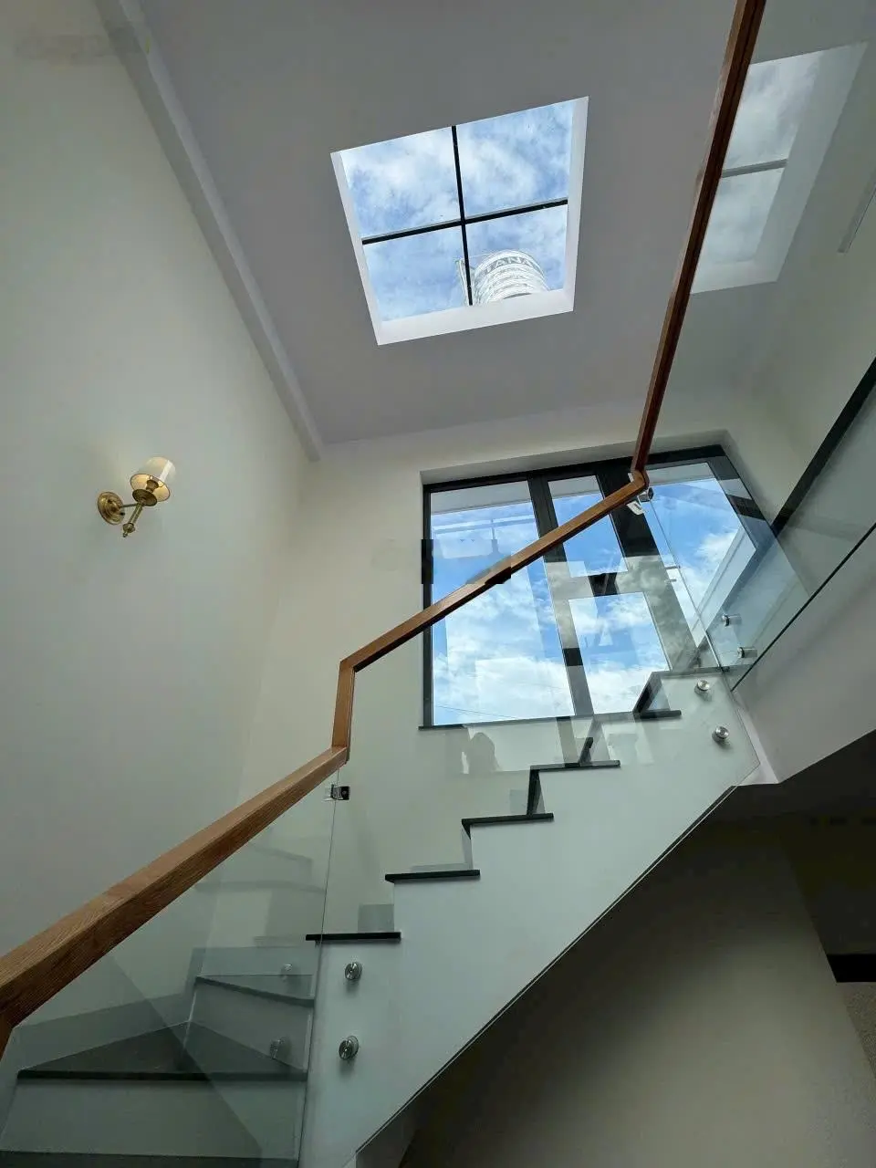 Nhà hẻm xe hơi sát mặt tiền đường số 11 phường Trường Thọ Thủ Đức, 78m2 đất, 1 trệt 3L, NT cao cấp