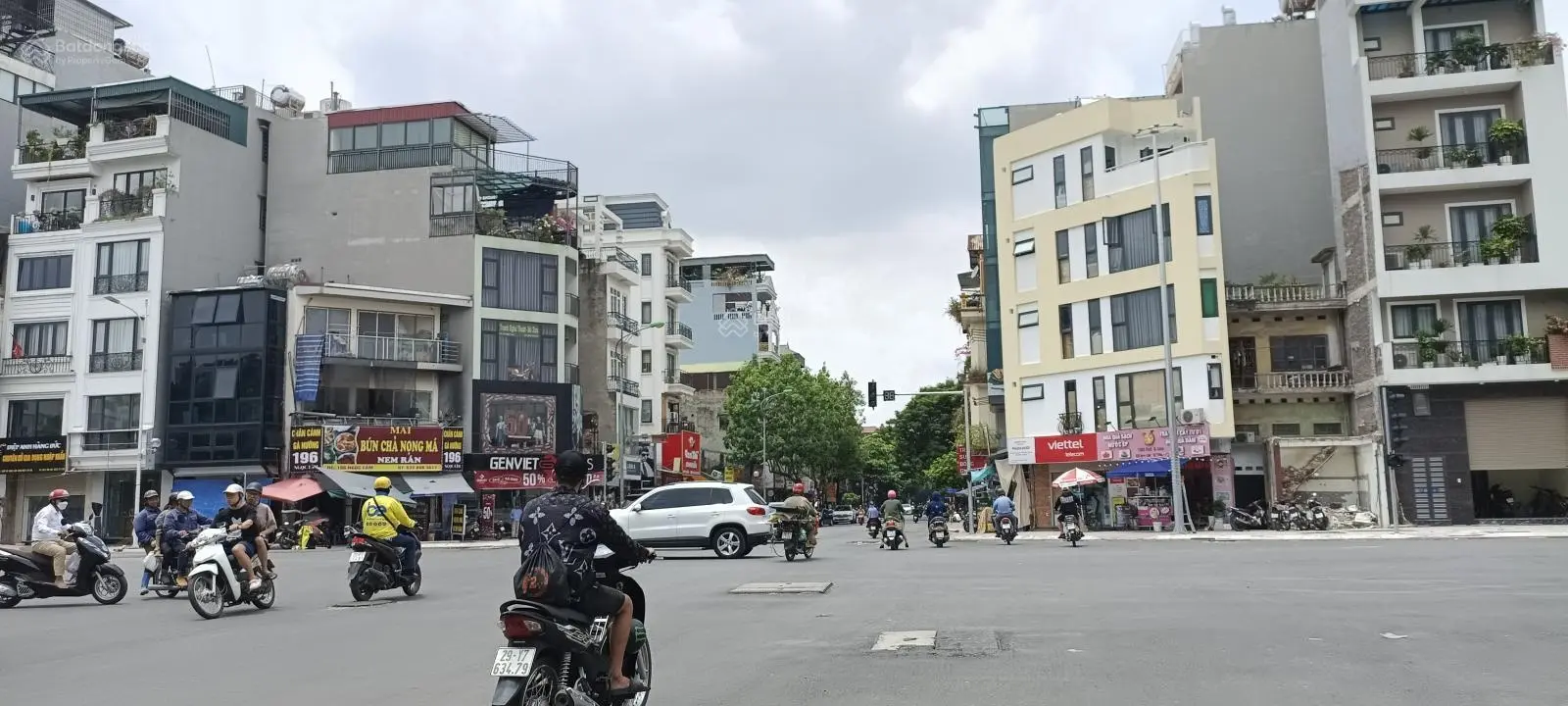 Bán nhà mặt phố Ngọc Lâm, Long Biên, DT 280m2 - LH: 0989819365