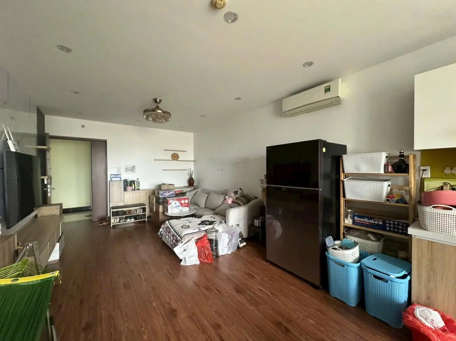 Cần bán gấp căn hộ DIC Phoenix tp Vũng Tàu 2PN view hồ 74m2. Giá: 2,45 tỷ. Lh: Dung 0394 946 ***