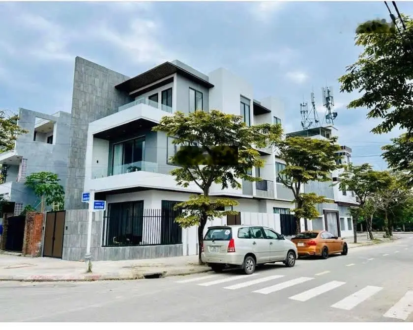 Căn Góc Biệt Thự có Hồ Bơi Siêu đẹp- Lợi nhuận 400tr/ Năm đường 10.5m