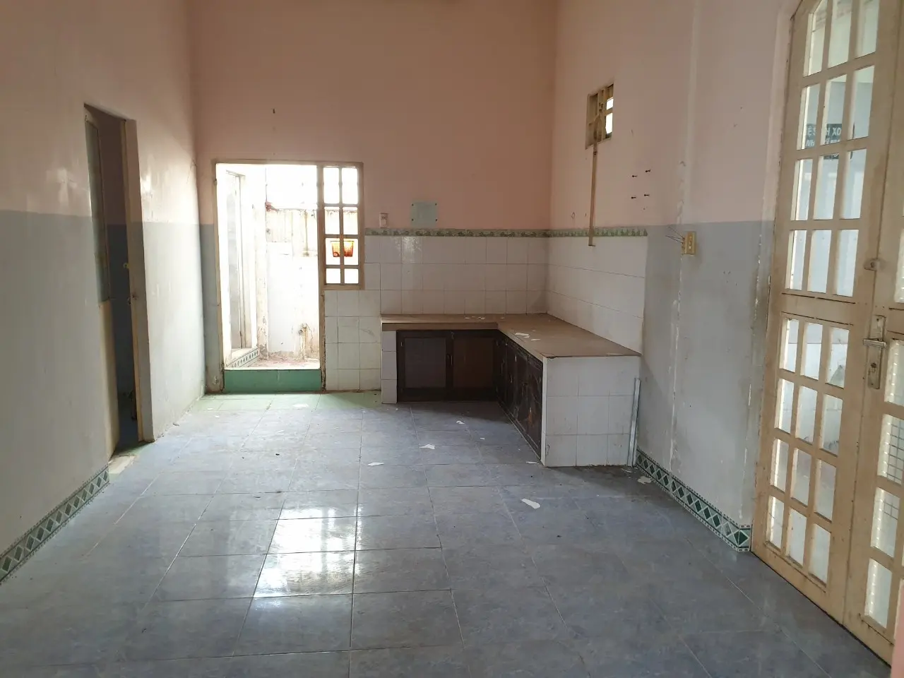 Bán gấp nhà + kho DT 300m2 (10x30) hẻm Tân Xuân 1, gần UBND xã Tân Xuân