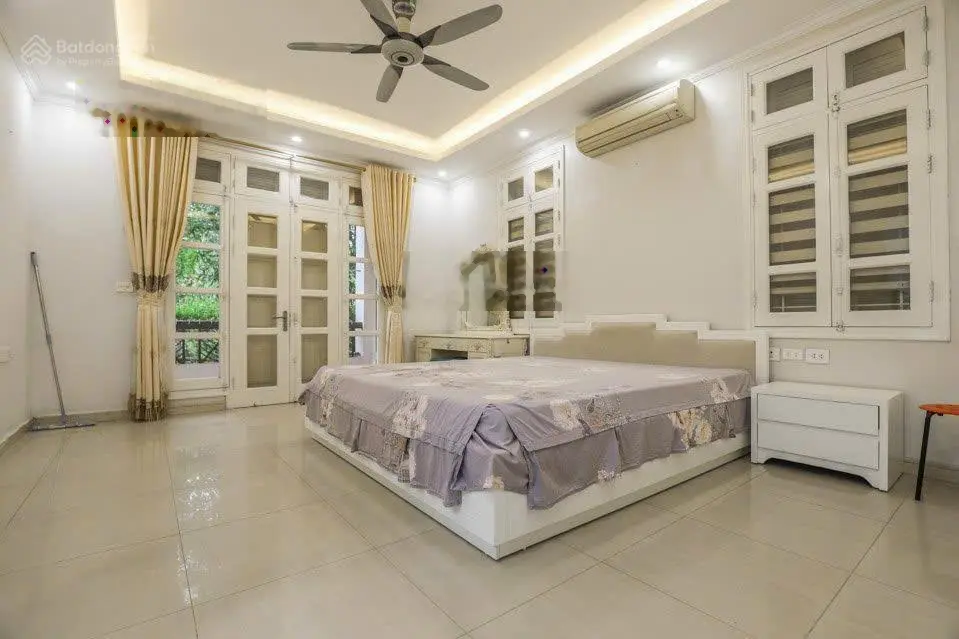 Bán gấp biệt thự đẹp tại Ciputra Hà Nội, giá chỉ 290 triệu/m2