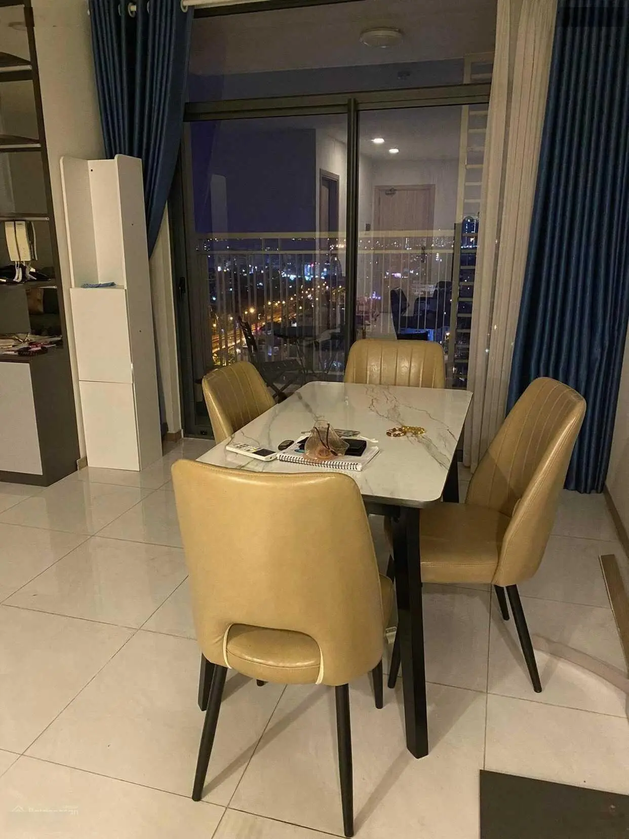 Bán căn hộ Soho Residence, Quận 1, 50m2, 2pn, giá 5,35 tỷ, LH: 0933 722 *** Kiểm
