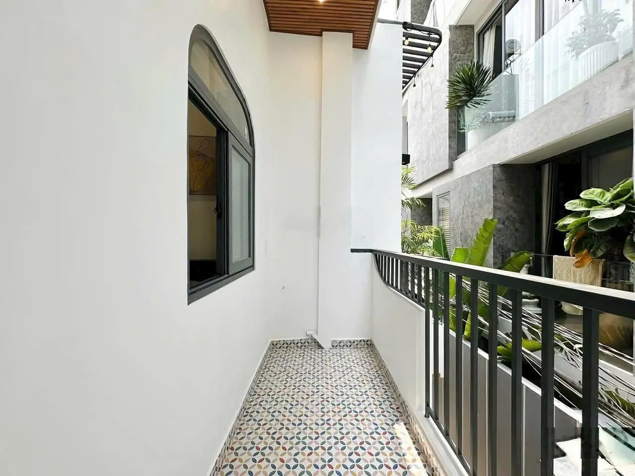 Nhà hxh Nguyễn Trọng Tuyển, 2,15 tỷ, 52 m2, 4PN, 4WC, đẹp, nhiều tiện ích. Shr sang tên ngay