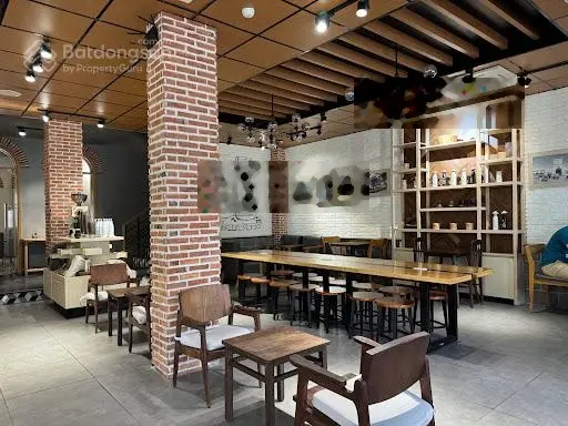 Bán Shophouse 2MT Vũ Tông Phan, DT 10X18,5, nhà 4 tầng, thiện chí bán