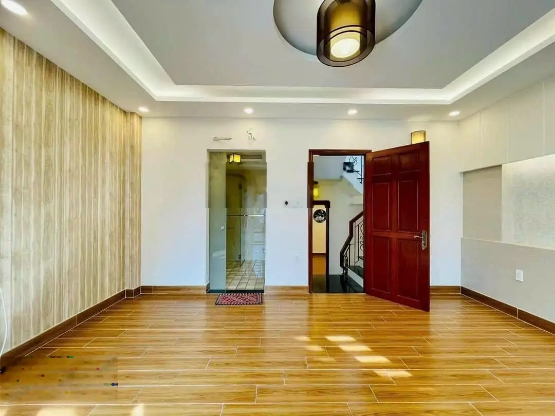 Cần tiền bán gấp nhà gần cầu Thị Nghè, Ngô Tất Tố, Phường 22, Bình Thạnh. Giá 4,1 tỷ. 0906 806 ***