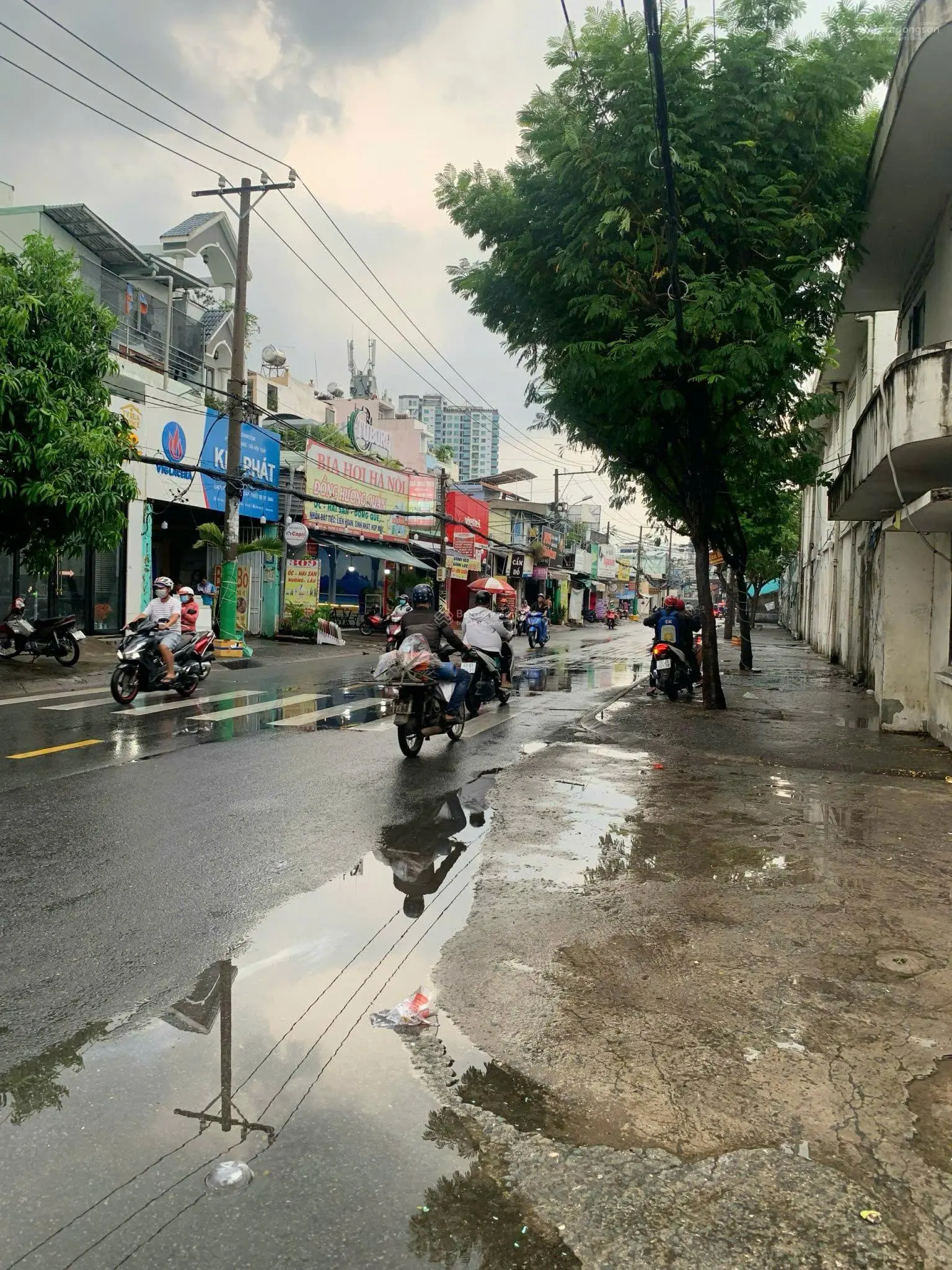 Góc-2MT bán đất xây tòa nhà đường Ung Văn Khiêm 10x40m CN: 380m2 khu vực xây cao tầng giá 68 tỷ