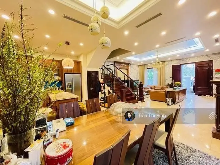 Hoa hậu mặt phố Việt Hưng. View thoáng vĩnh viễn. Kinh doanh sầm uất 105m2; MT 7m. Hiếm