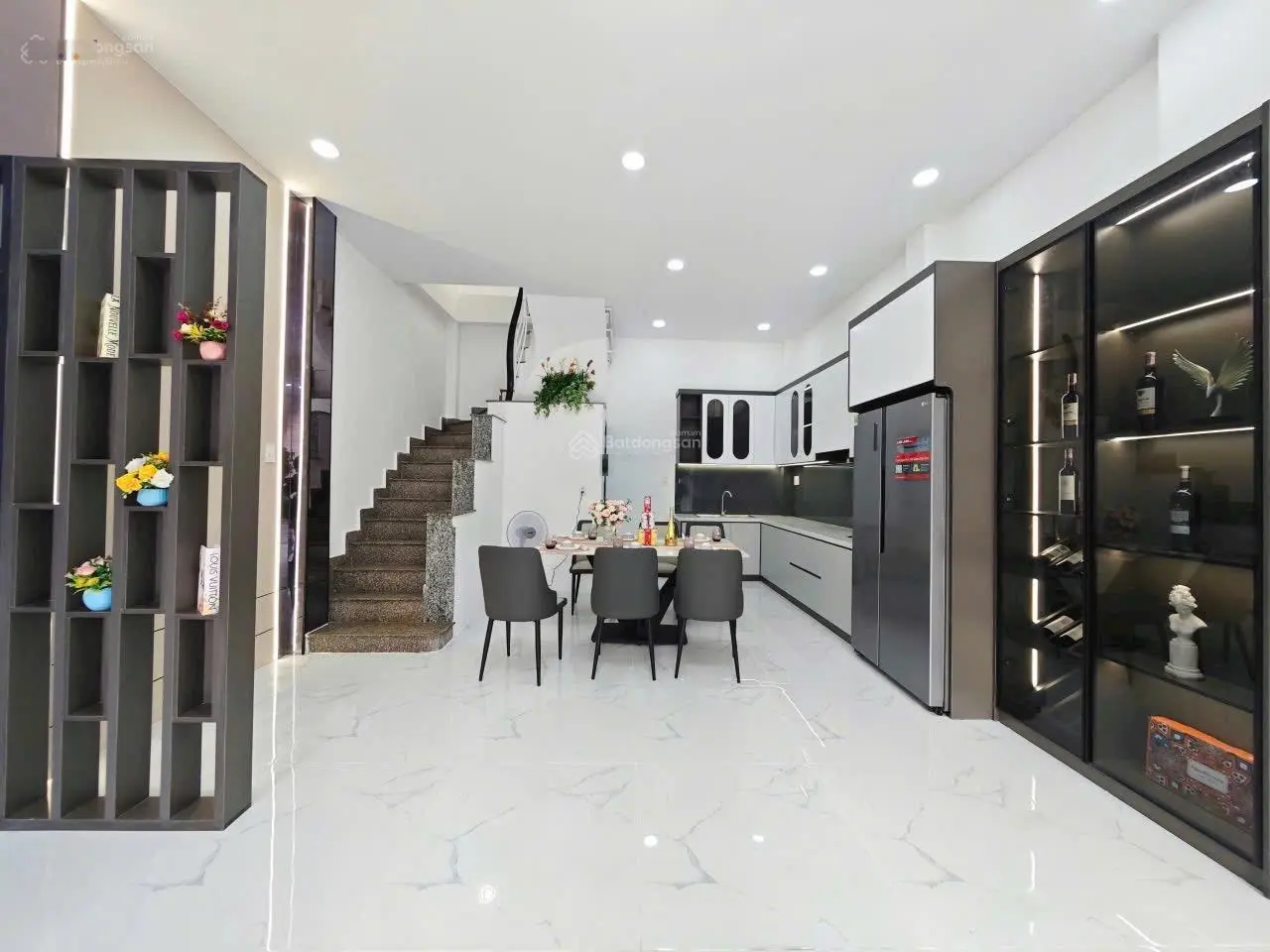 Bán Nhà MT SHR ,5x13,5lầu,7tỷ9,MT huỳnh thị hai.TCH q12