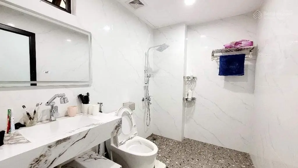 Bán nhà Cổ Linh tư đinh44m2 giá chào 10tỷ nhỉnh, đầy đủ tiện ích:trường, chợ siêu thị,giao thông