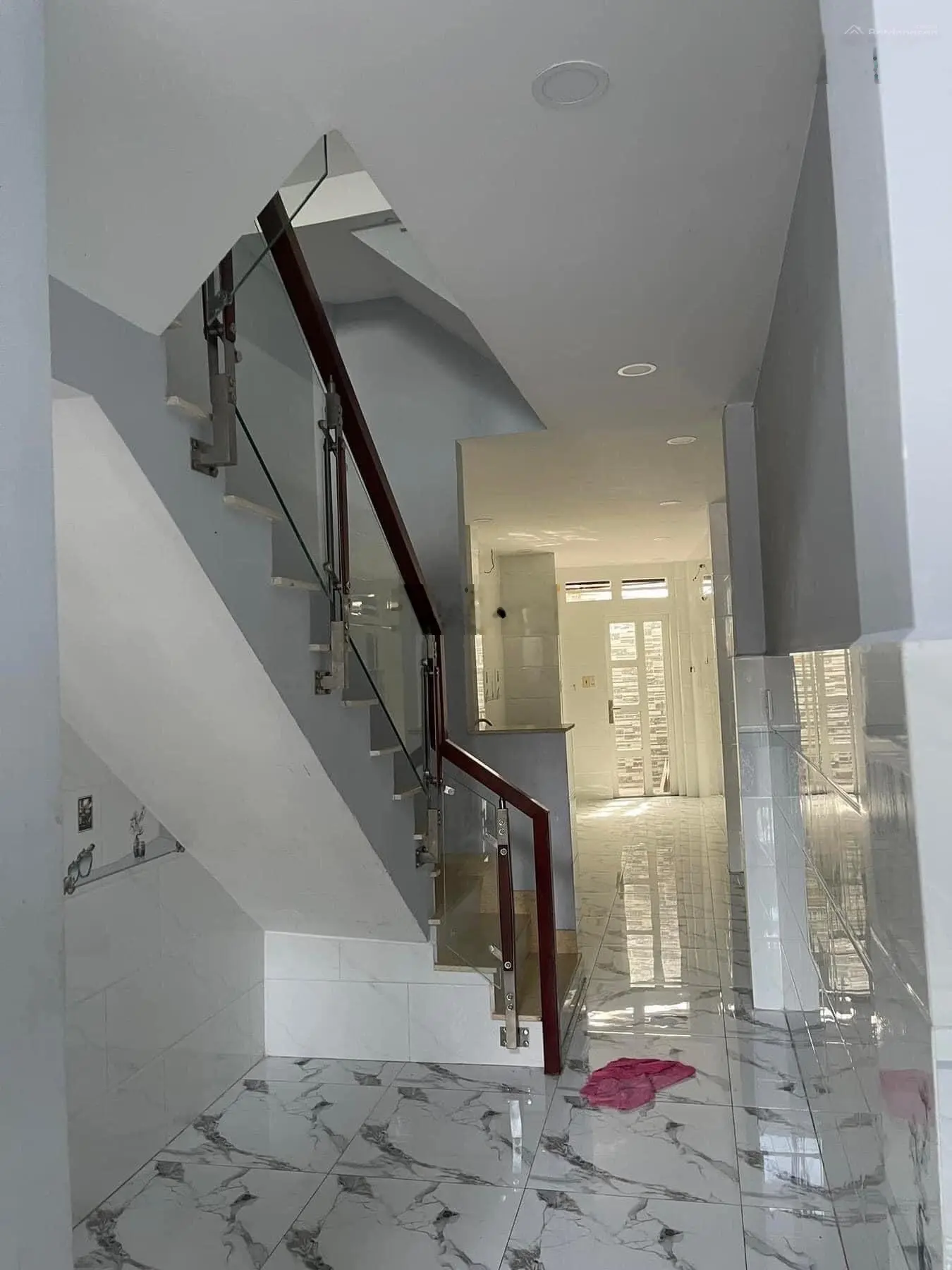 Chủ cần vốn bán gấp nhà hẻm 4m , 40m2 , Giá : 2tỷ640 , Vĩnh Hội , P4 , Q4 . Sổ Riêng