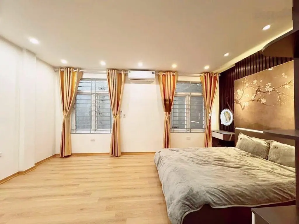 Dịch Vọng , 6 tầng , lô góc 2 thoáng , full nội thất , ôtô đỗ 30m , 7,25 tỷ có thương lượng .