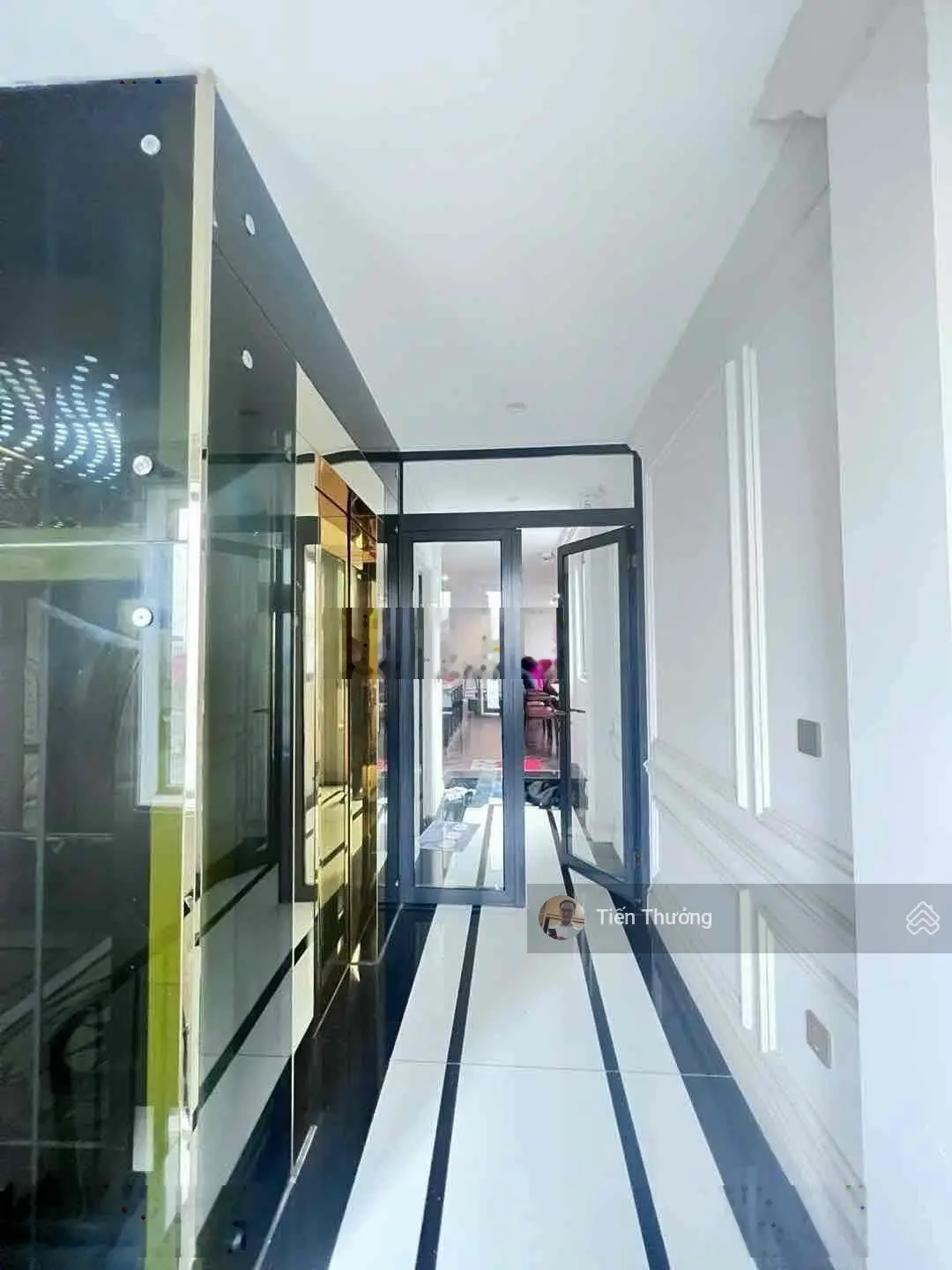 Nhà Mặt Phố Trần Quang Diệu - Hoàng Cầu, 60m2 x 7 Tầng, Thang Máy, Nội Thất Cao Cấp, Vị Trí Đắc Địa