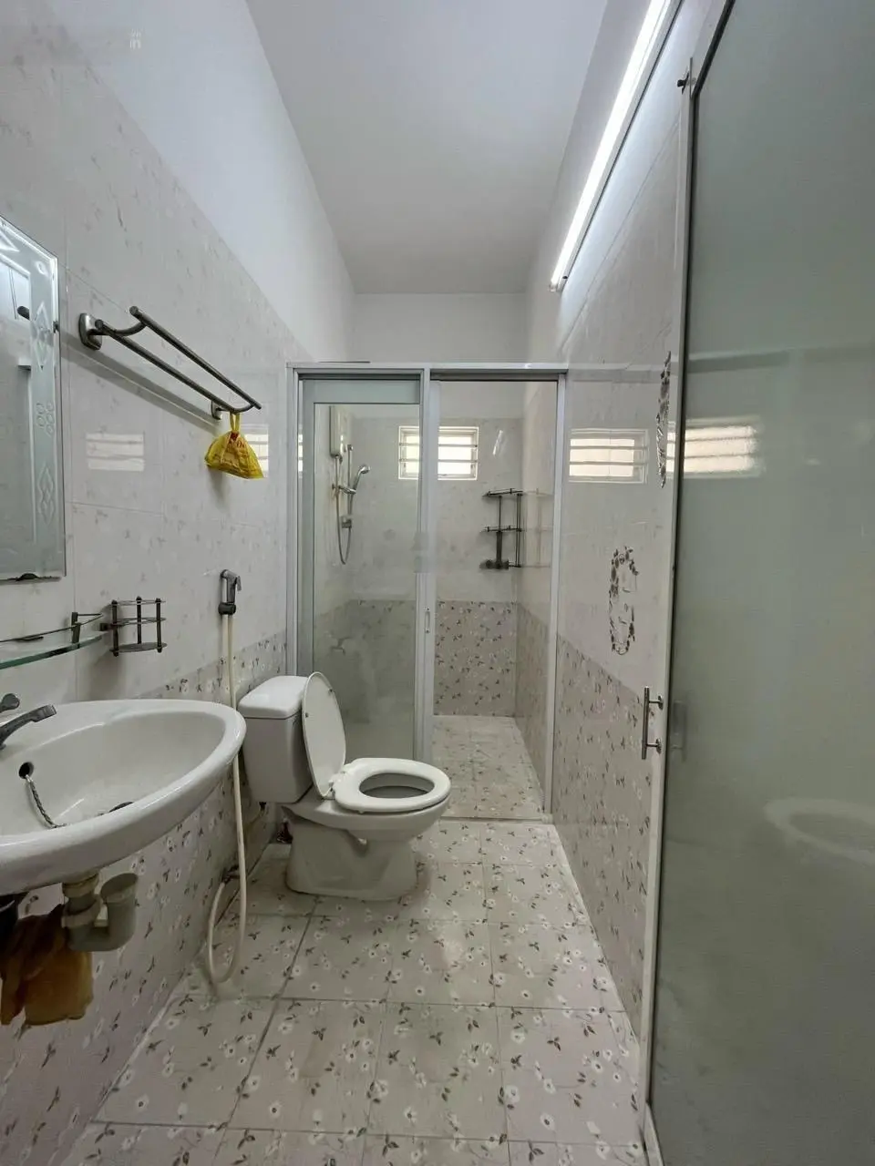 Giá tốt bán nhà mặt phố (ngang5m) đường Đồng Nai buôn bán rất tốt , Phước Hải TTTP Nha Trang
