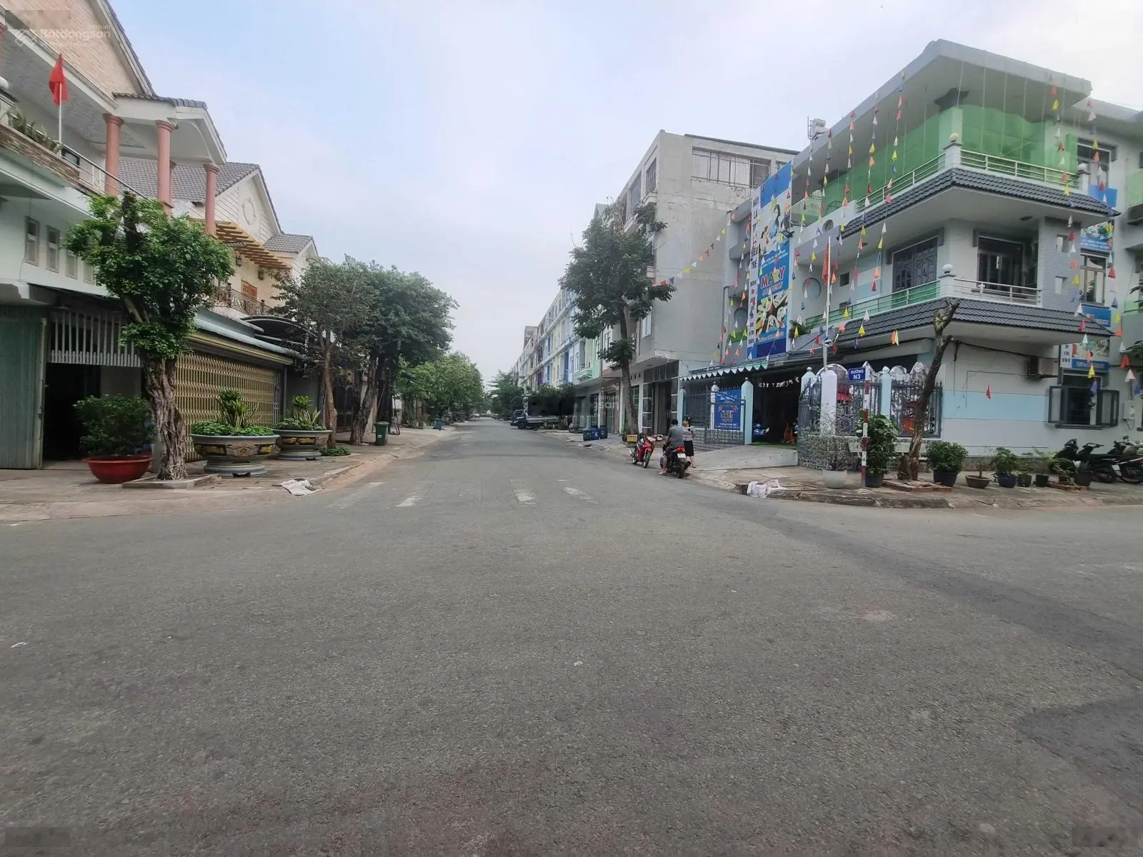 Nhà 1 Trệt 3 Lầu gần Chợ Búng, QL13 giá 4,2tỷ