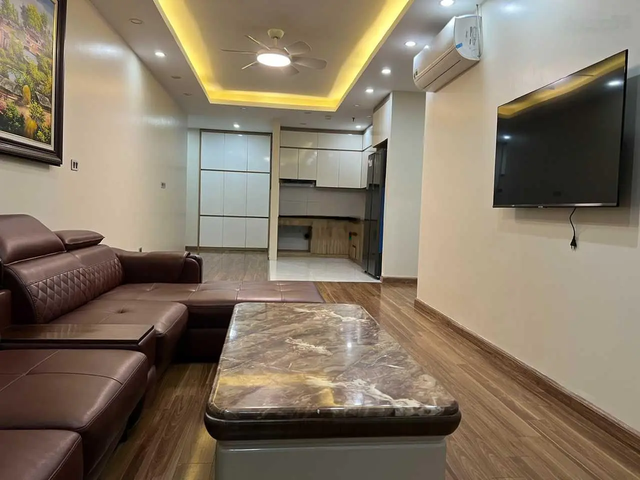 Chính chủ bán CH 2 ngủ 2 WC full NT đẹp, hiện đại đã có sổ đỏ chung cư FLC Đại Mỗ. LH 0973 577 ***